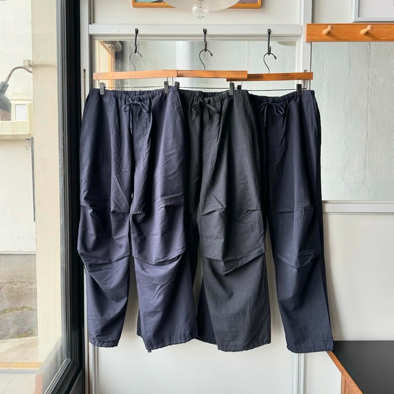 COMOLI ウール ニータックパンツ | Less Higashikawa COMOLI ウール ニータックパンツ | Less Higashikawa