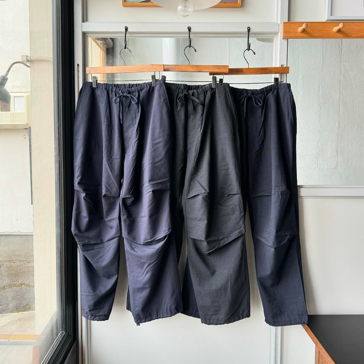 COMOLI ウールニータックパンツ Size 1 ネイビー COMOLI (コモリ) ウールニット ニータックパンツ [NAVY]