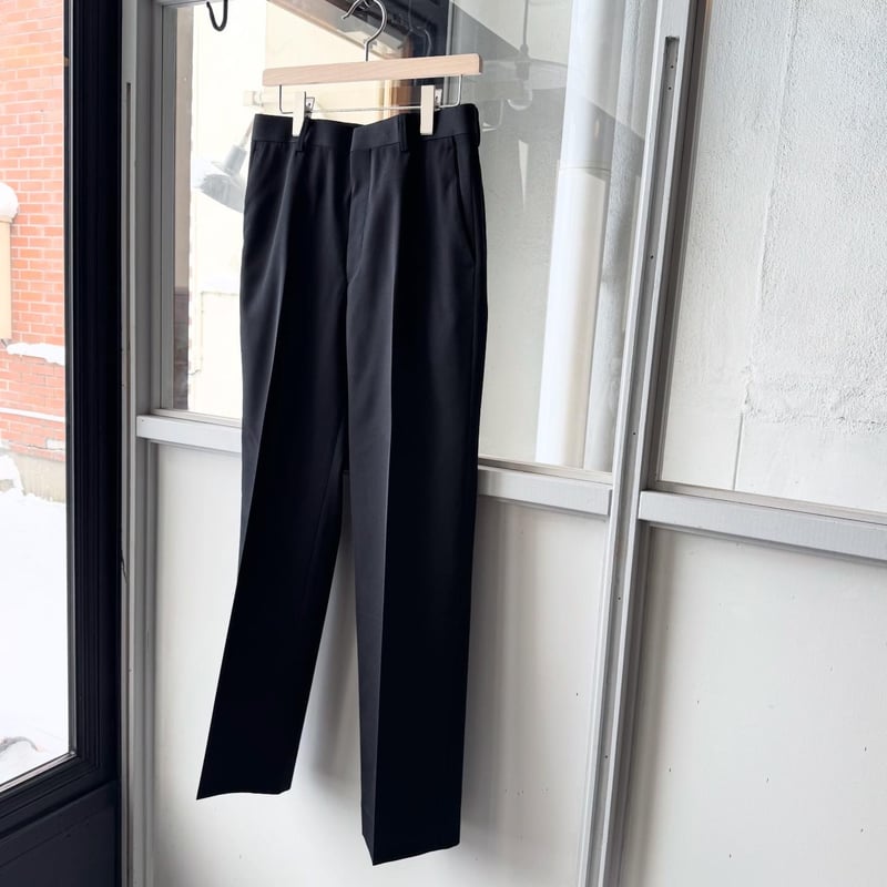 AURALEE LIGHT WOOL MAX GABARDINE SLACKS | Less