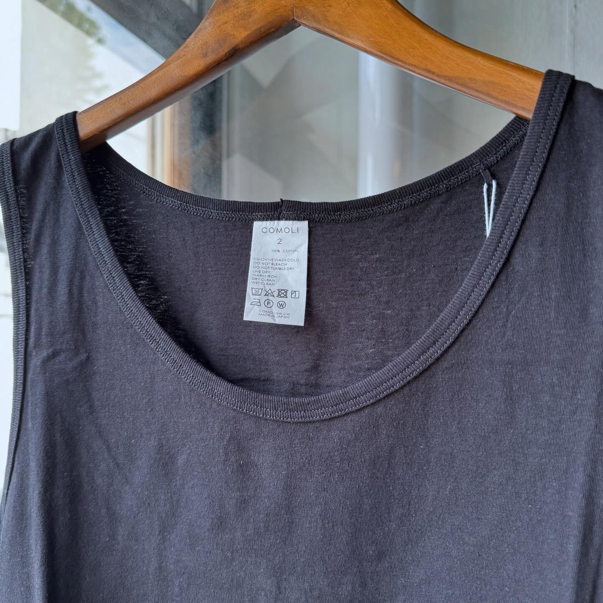 美品 2サイズ 24SS コモリ COMOLI サープラス タンクトップ 黒 COMOLI | サープラスタンクトップ（black）- BARD