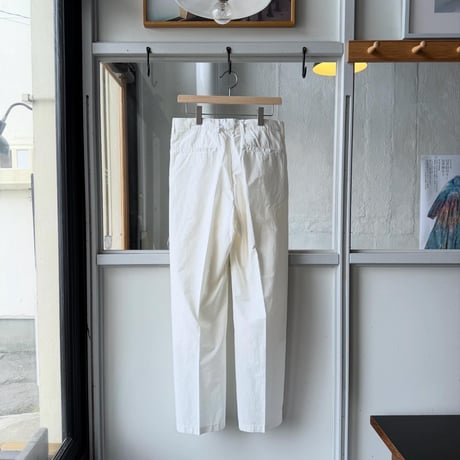 AURALEE　GARMENT-DYED FINX SHUTTLE WEATHER ONE-TUCK SLACKS