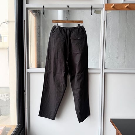 COMOLI　コットンダックス テーパードパンツ