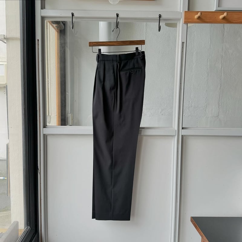 AURALEE LIGHT WOOL MAX GABARDINE TWO-TUCK SLACK AURALEE LIGHT WOOL MAX GABARDINE TWO-TUCK SLACK