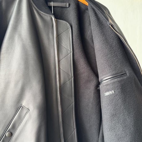 COMOLI　カーフスキン ジップブルゾン