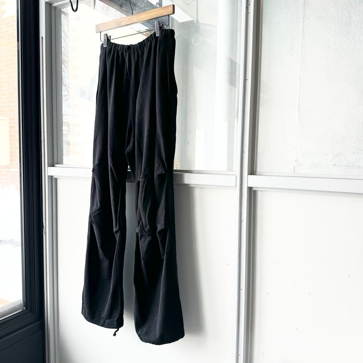 【美品】COMOLI コットンジャージニータックパンツ　25ss サイズ3 COMOLI / コットンジャージ ニータックパンツ (White) | twelve