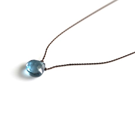 Margaret Solow　Small Faceted Stone Necklace   London Blue Topaz