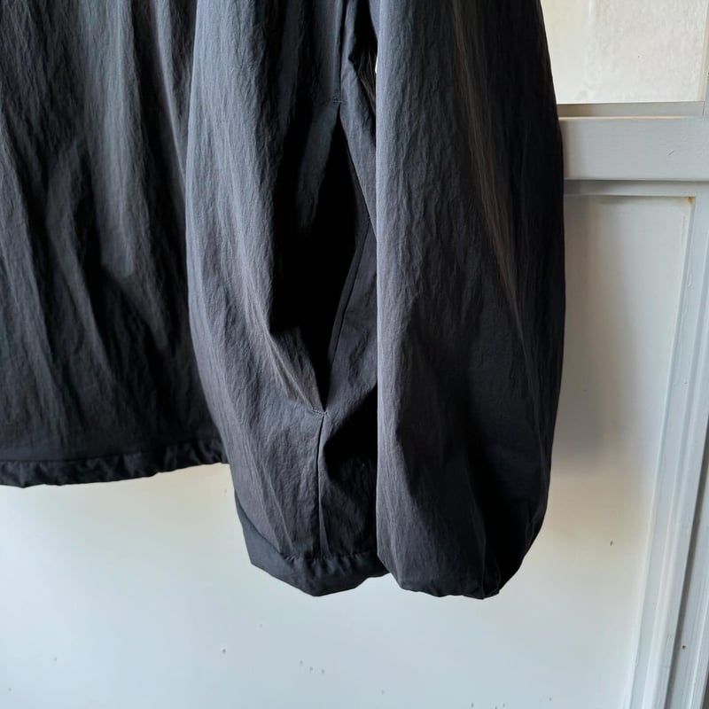 ssstein WINDPROOF NYLON HOODED PULLOVER | Les