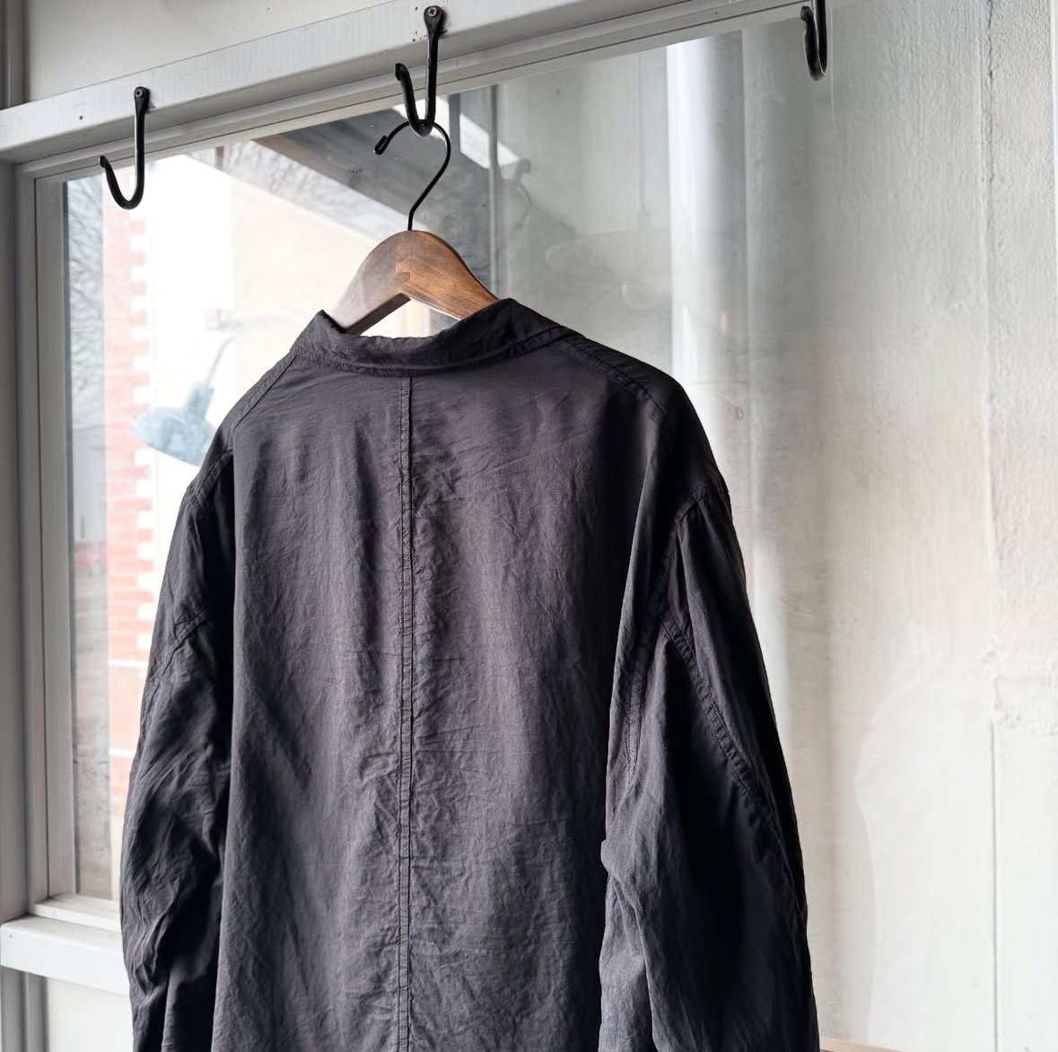 COMOLI シルク製品染 ジャケット | Less Higashikawa