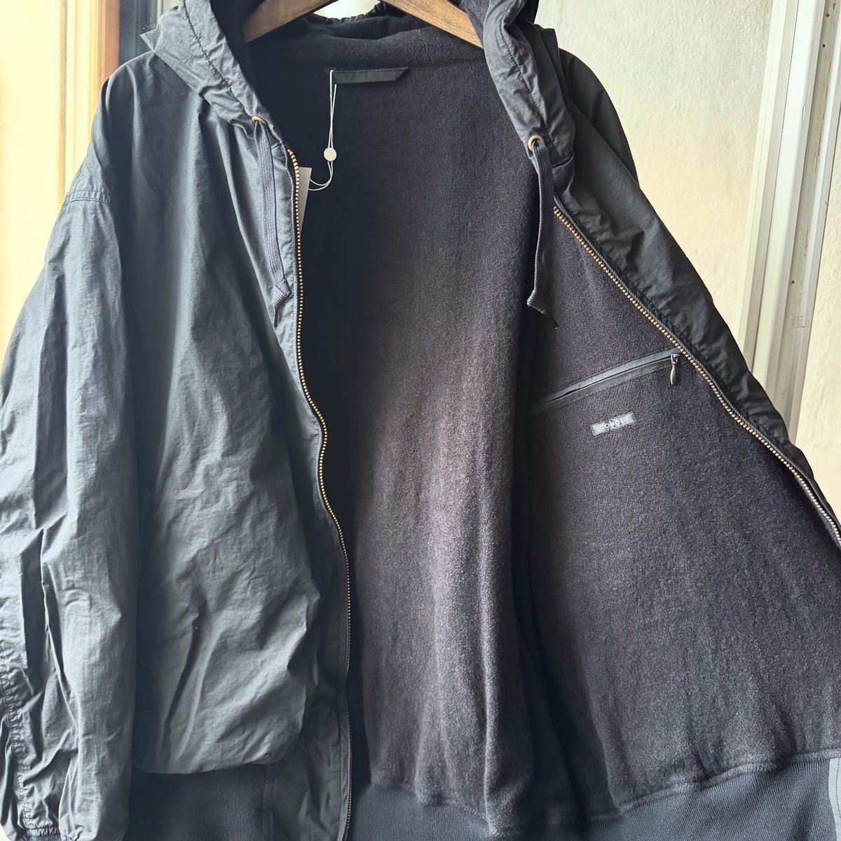 COMOLI コットンナイロンジップパーカ COMOLI＞コットンナイロン ジップパーカ | MAKES ONLINE STORE