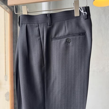 AURALEE　BLUEFACED WOOL TWO-TUCK SLACKS