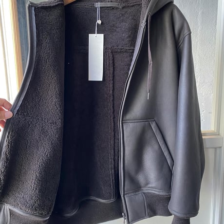 COMOLI　シープスキン ジップパーカ