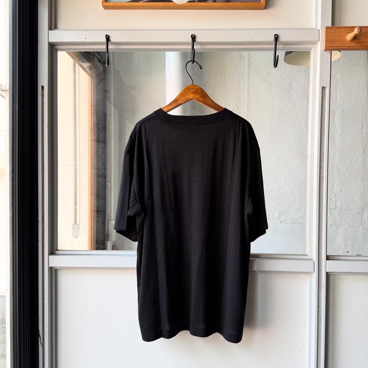 COMOLI サマーウール 半袖Tシャツ | Less Higashikawa