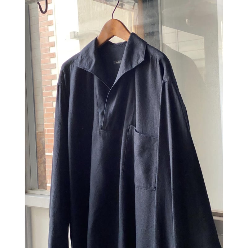 COMOLI シルクネル スキッパーシャツ | Less Higashikawa COMOLI シルクネル スキッパーシャツ | Less Higashikawa