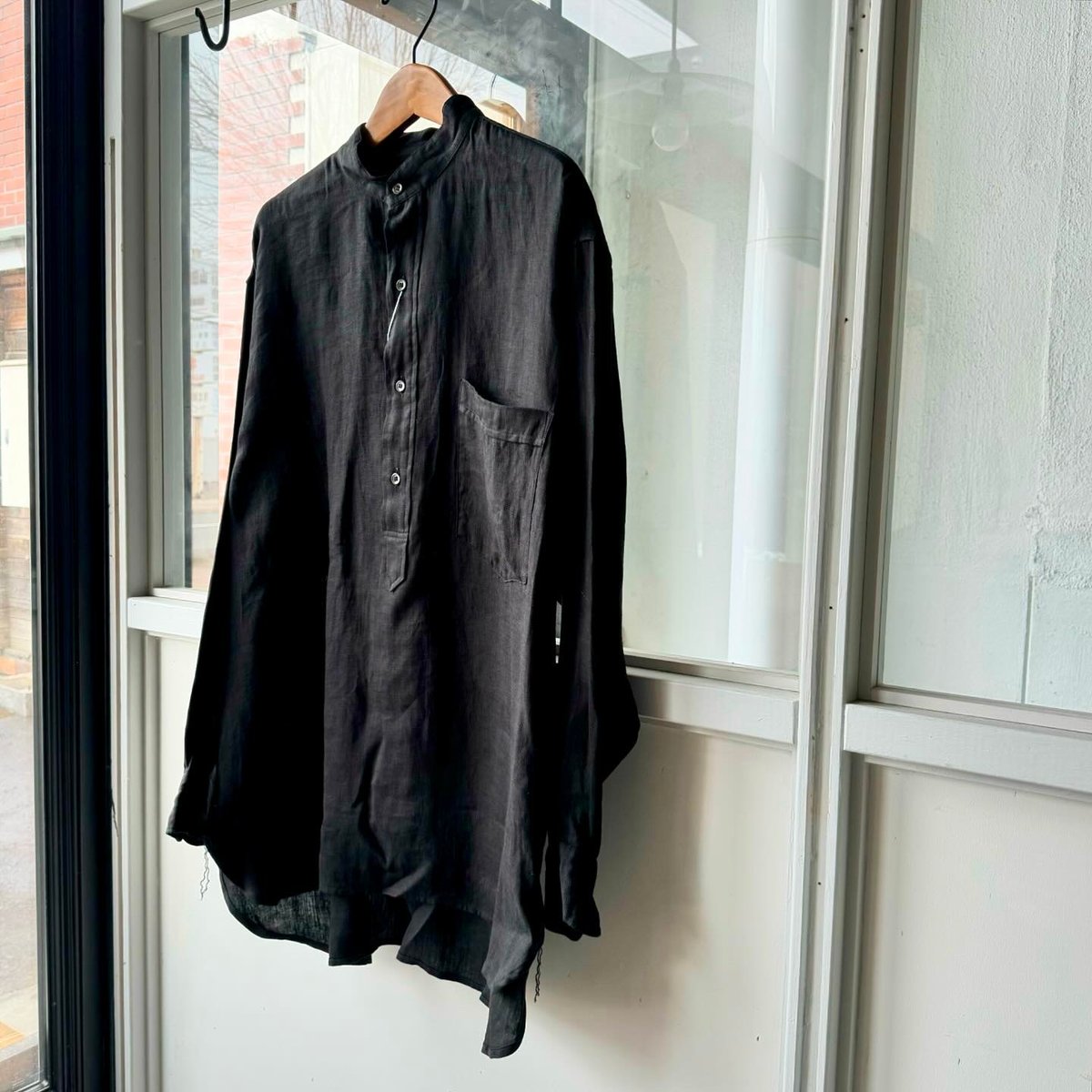 comoli リネンwクロスプルオーバーシャツ COMOLI リネンWクロス プルオーバーシャツ BLACK | CASANOVA&CO