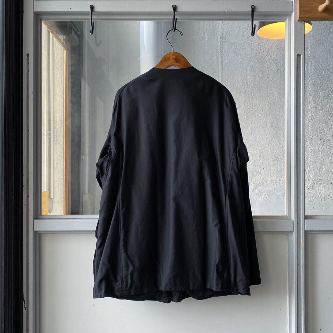 COMOLI コットンサテン ハンティングジャケット | Less Higashikawa