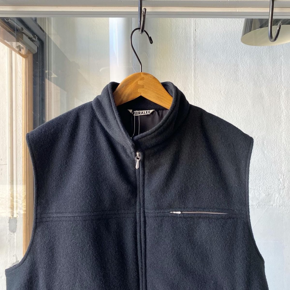 AURALEE CASHMERE WOOL MOSSER VEST | Less Higa AURALEE CASHMERE WOOL MOSSER VEST | Less Higa