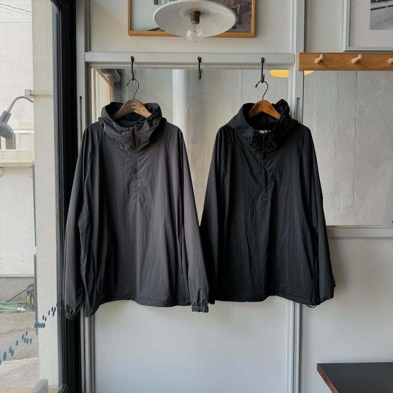 ssstein WINDPROOF NYLON HOODED PULLOVER | Les