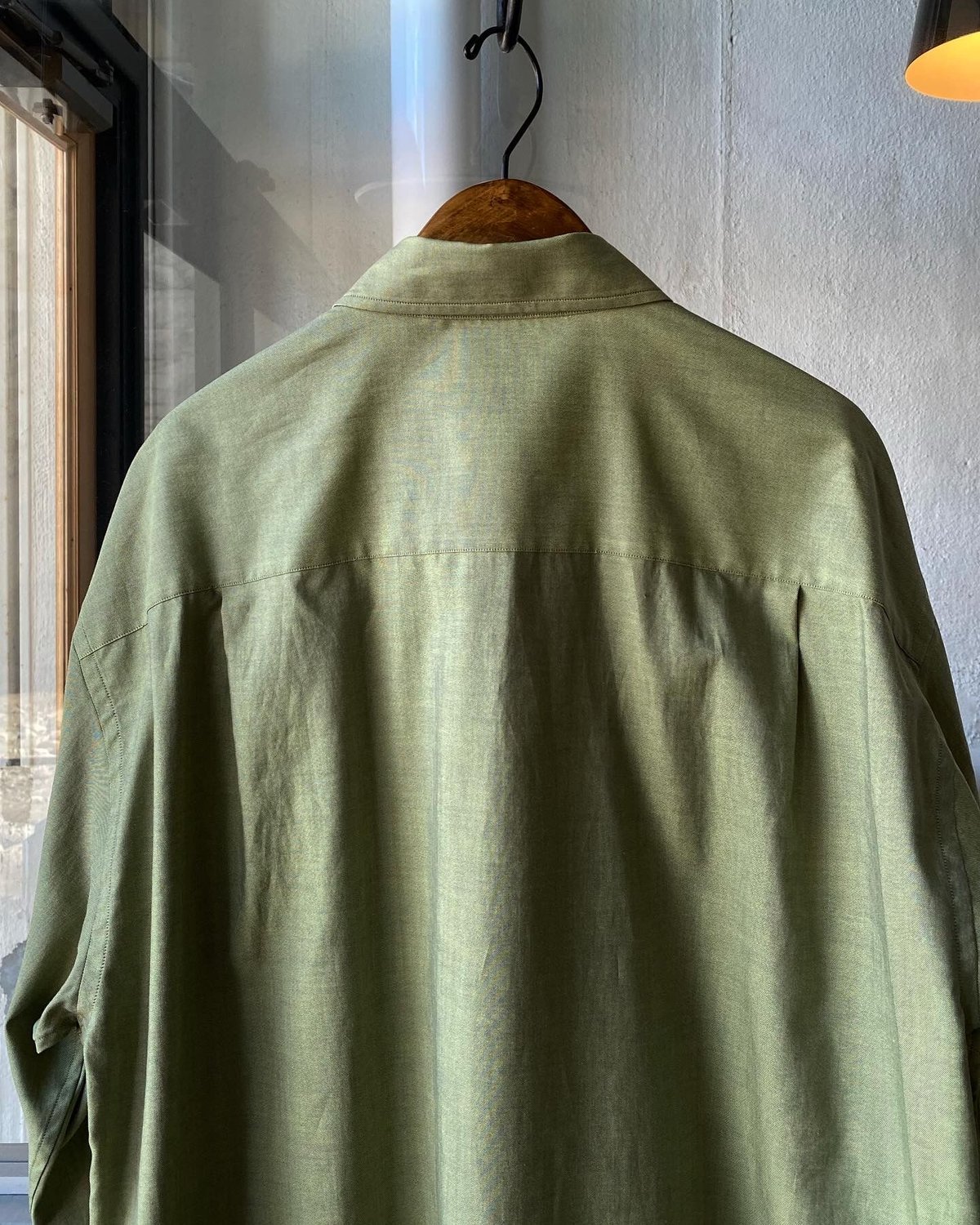 AURALEE FINX OX CHAMBRAY SHIRTS | Less Higas AURALEE FINX OX CHAMBRAY SHIRTS | Less Higas