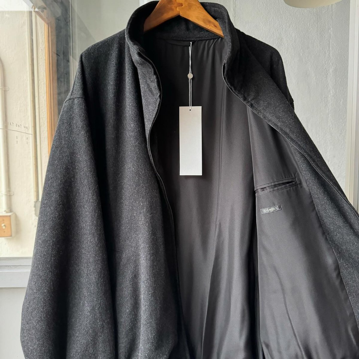 COMOLI カシミヤ トラックジャケット | Less Higashikawa COMOLI カシミヤ トラックジャケット | Less Higashikawa