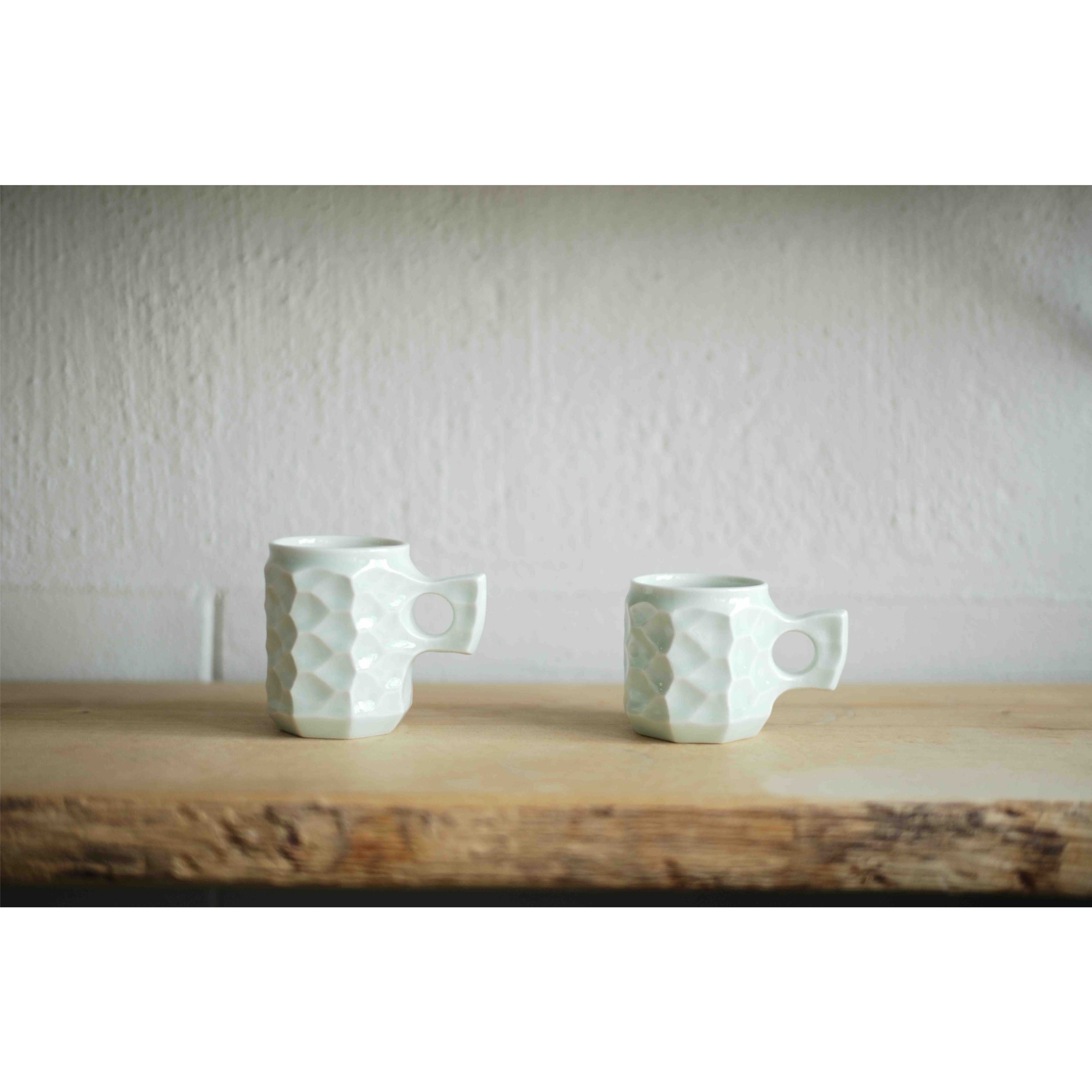 Akihiro Woodworks Z jincup ceramic White | Less