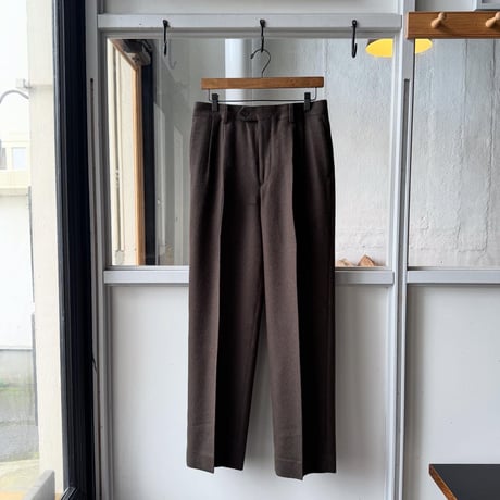 AURALEE　BABY CAMEL FLANNEL TWO-TUCK SLACKS