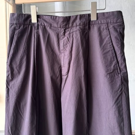 AURALEE　GARMENT-DYED FINX SHUTTLE WEATHER ONE-TUCK SLACKS