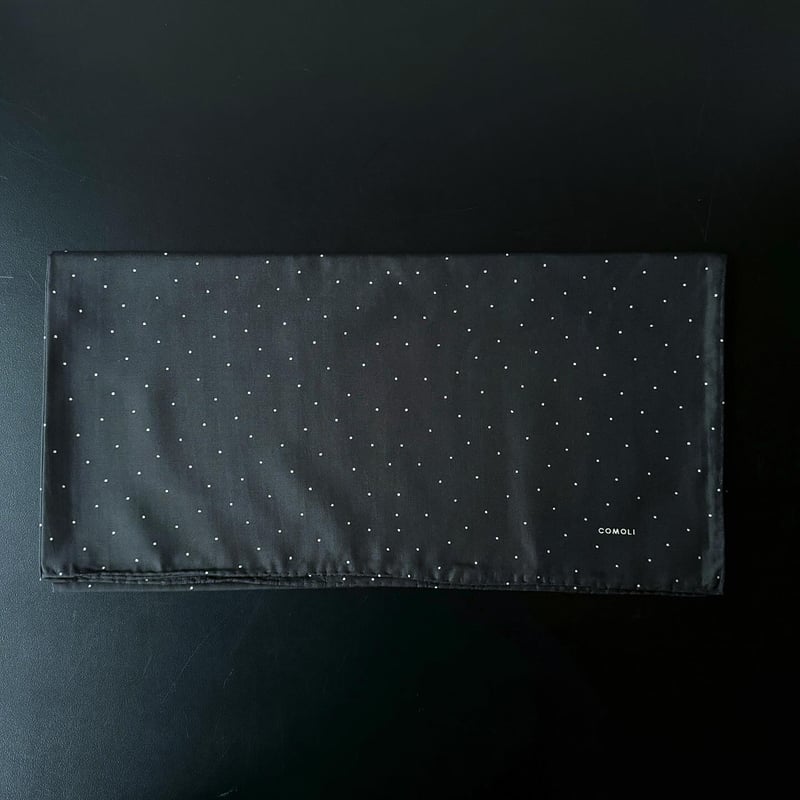 COMOLI シルクドット スカーフ | Less Higashikawa COMOLI シルクドット スカーフ | Less Higashikawa