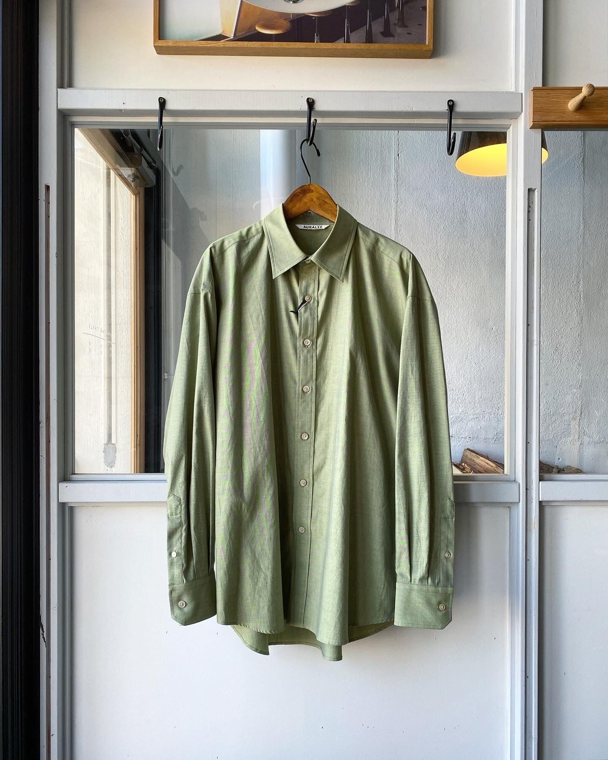 AURALEE FINX OX CHAMBRAY SHIRTS | Less Higas AURALEE FINX OX CHAMBRAY SHIRTS | Less Higas
