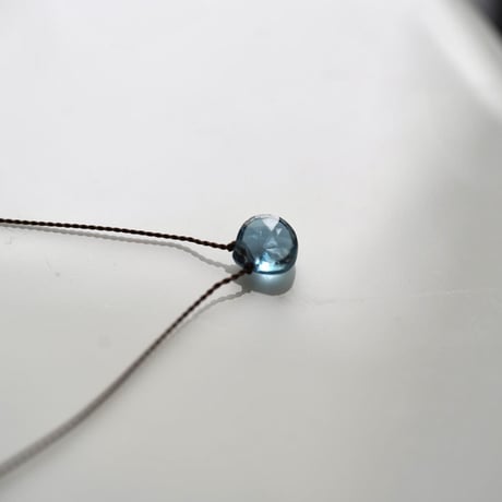 Margaret Solow　Small Faceted Stone Necklace   London Blue Topaz