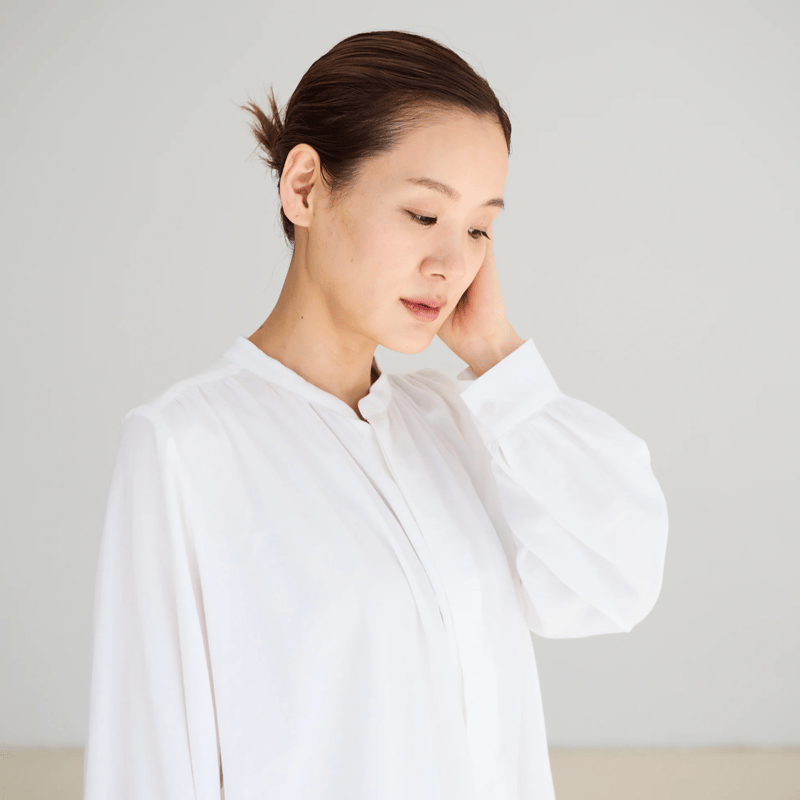 fruits of life コットンギャザーブラウス / 卯の花(オフホワイト) | Le