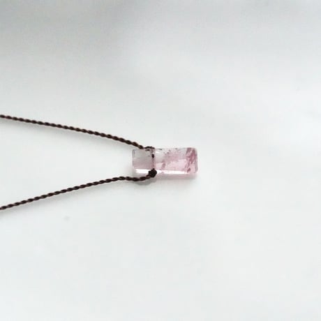 Margaret Solow 　X-small Geometric  Necklace    Tourmaline