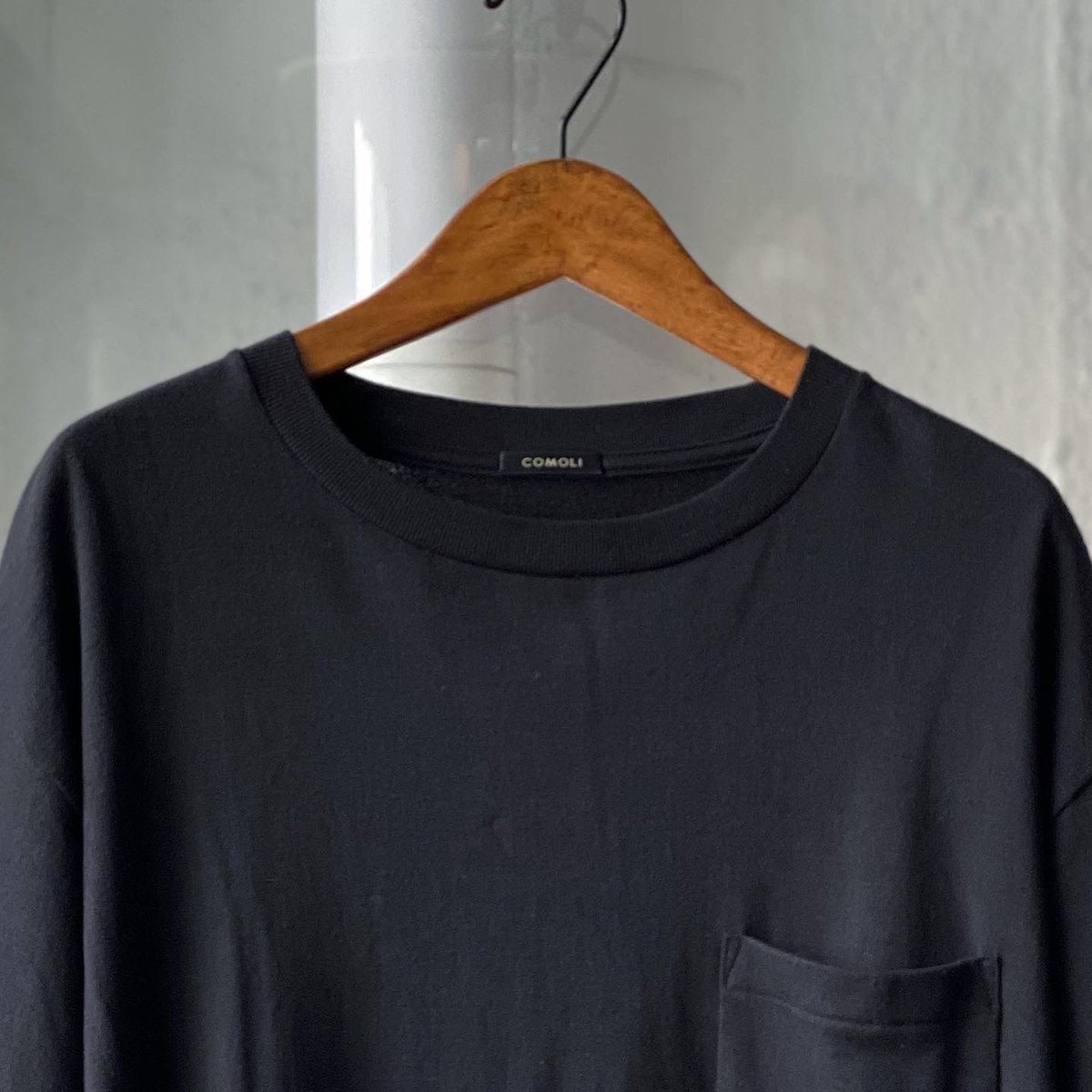 20ss comoli コットンシルク長袖クルー　ブラック イデアル公式オンラインショップ