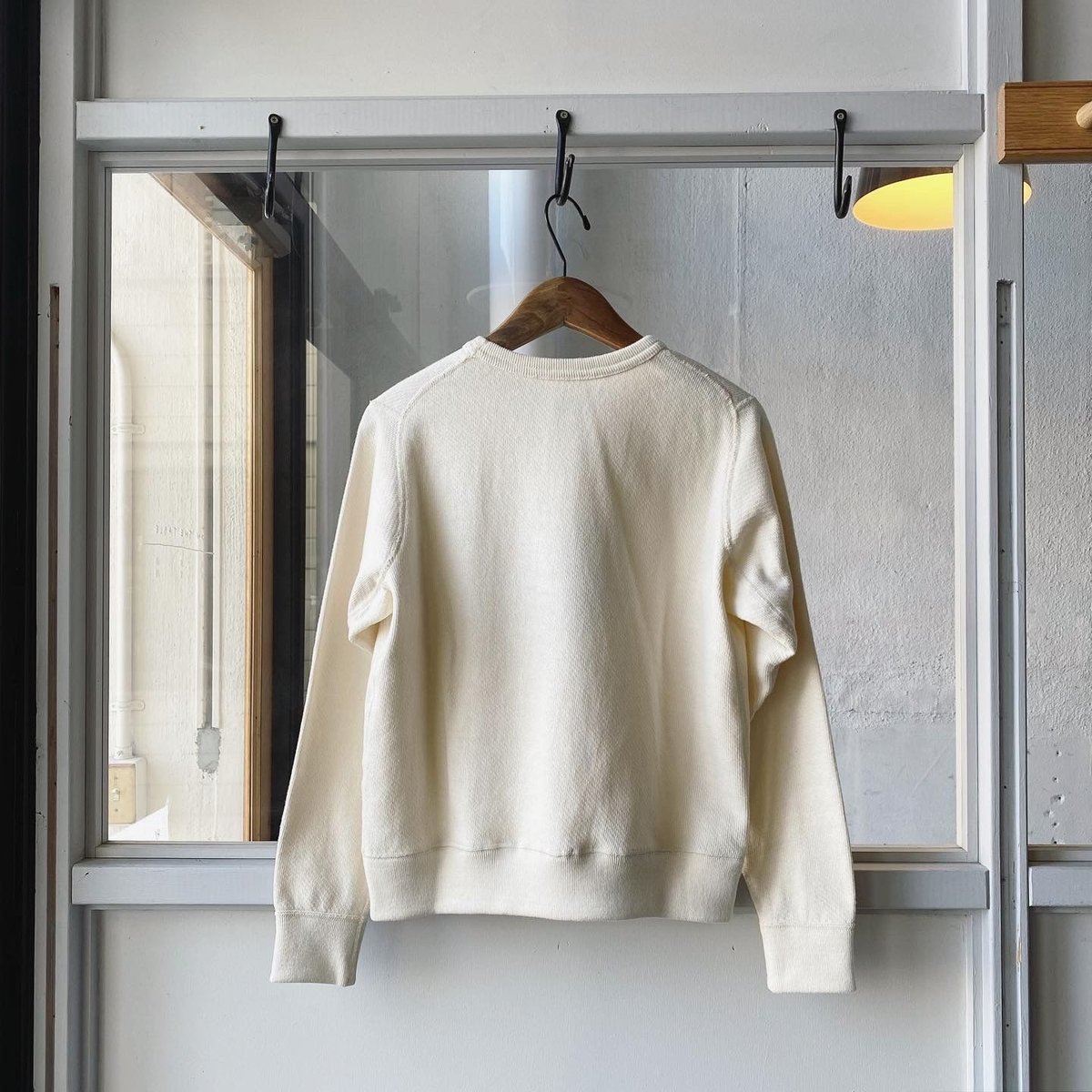YAECA _空紡裏毛クルーネックスウェットシャツ / OFF WHITE YAECA [ WOMEN ] 裏毛スウェット クルーネック | Less Hi