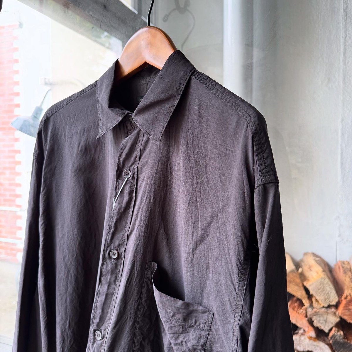 COMOLI シルク製品染 シャツ | Less Higashikawa