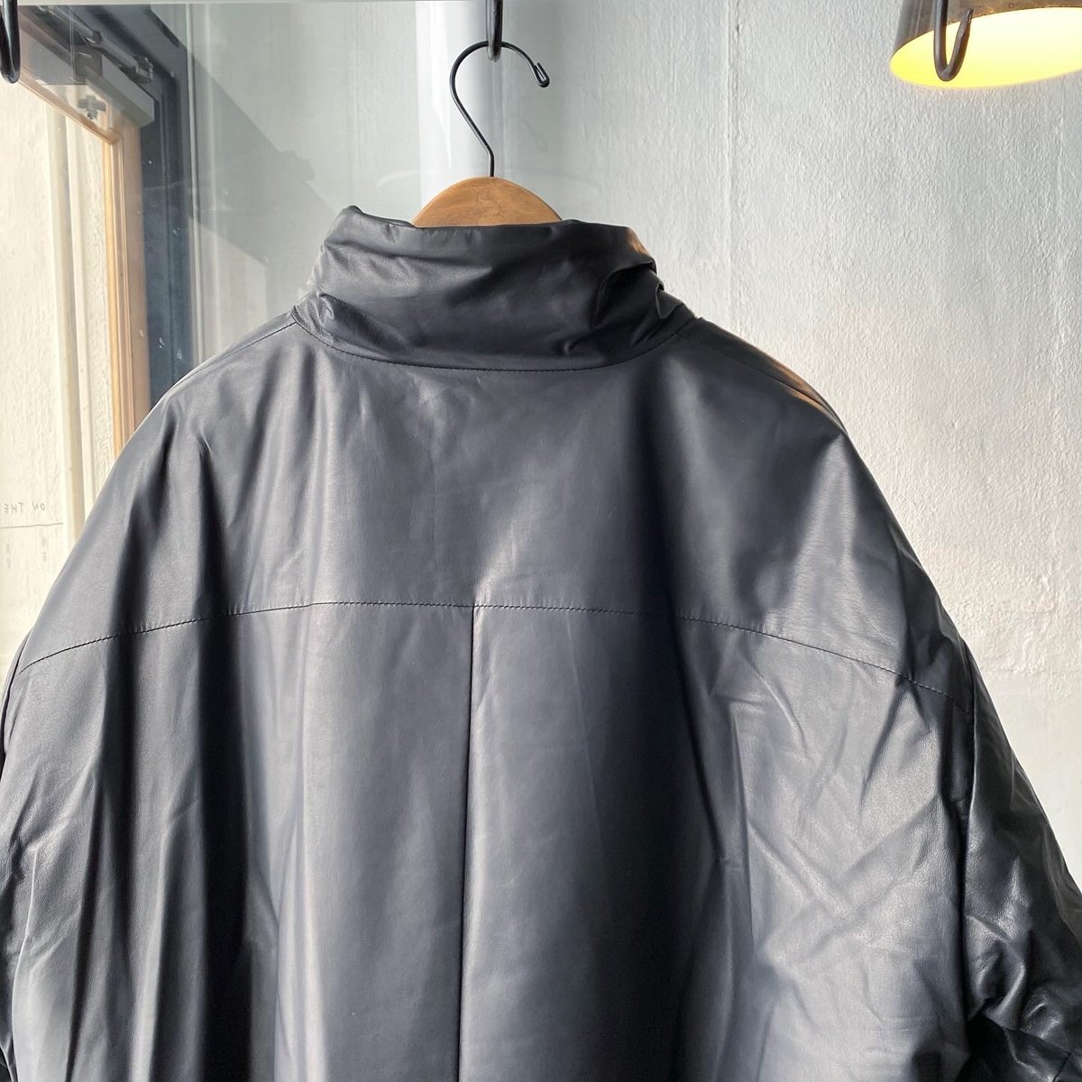 [プロフ必読] comoli 23aw シープスキンパフジャケット COMOLI シープスキン パフ ジャケット, Black – Navyblue