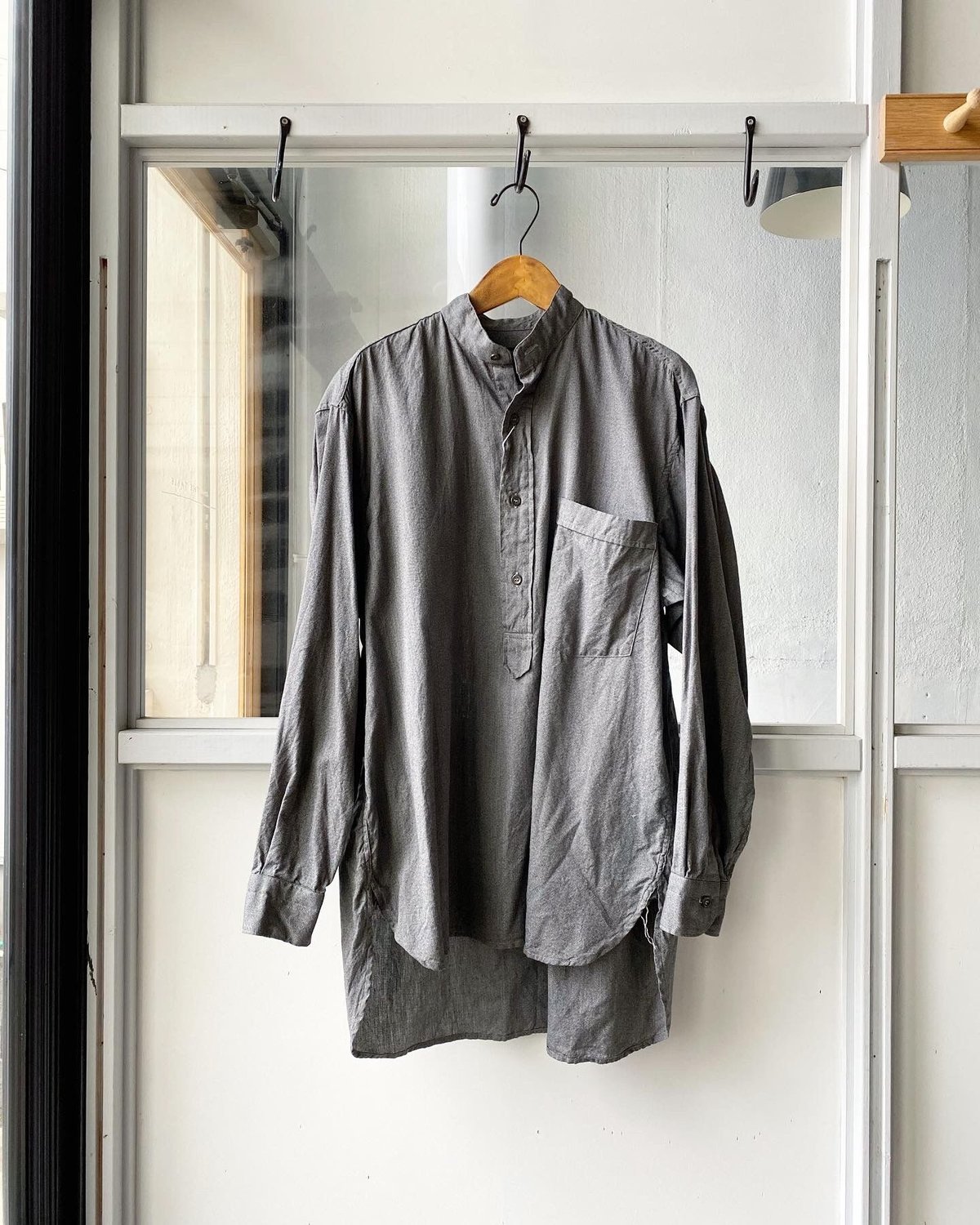 COMOLI ヨリ杢 プルオーバーシャツ | Less Higashikawa