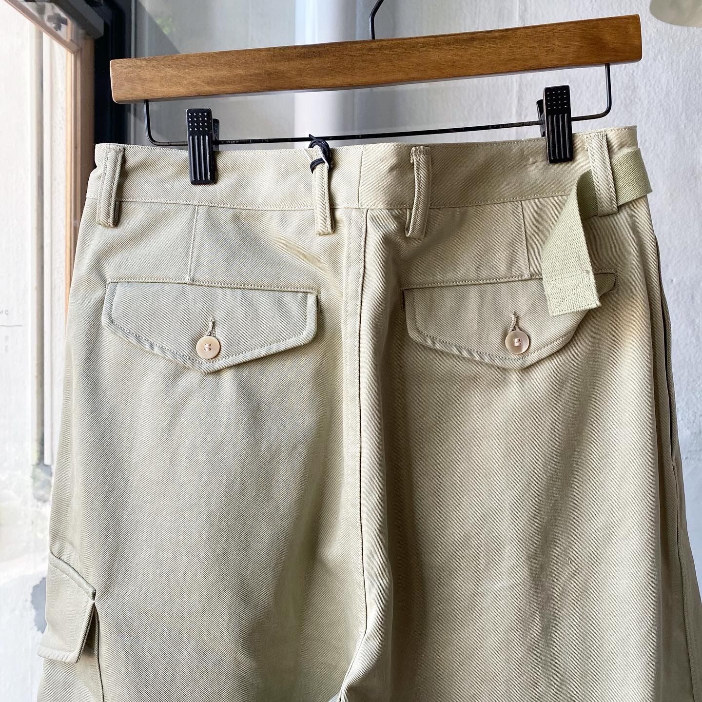 AURALEE WASHED FINX LIGHT BIG CHINO SHORTS | L