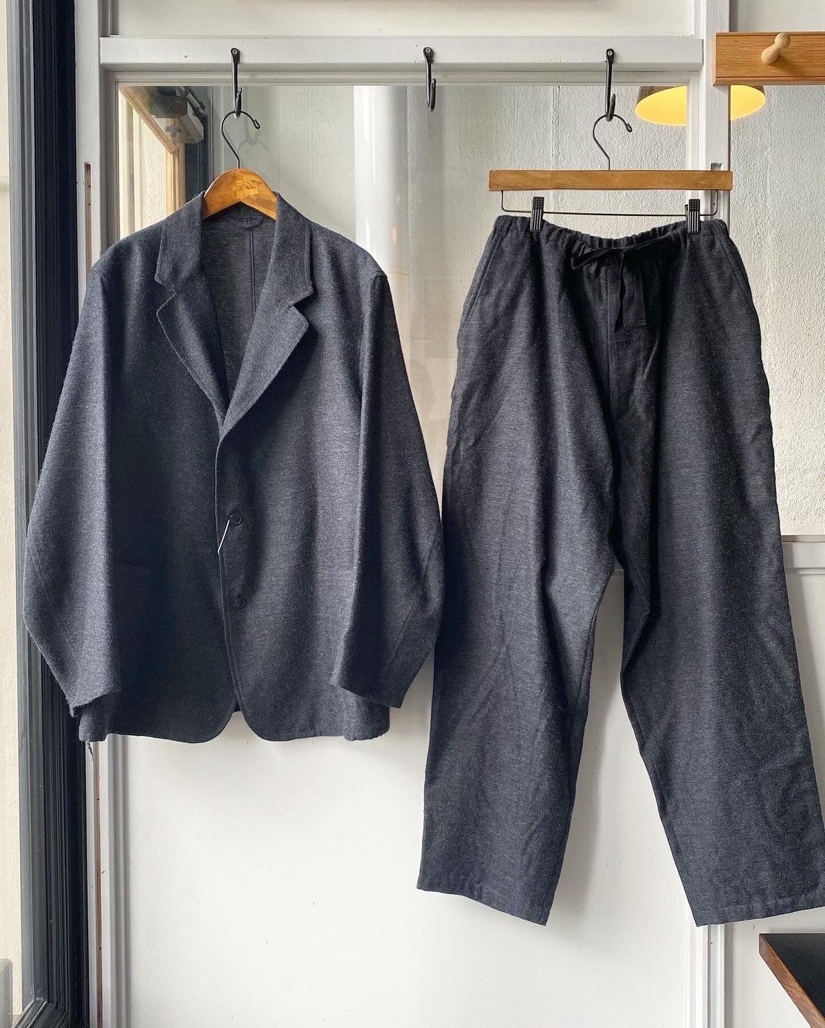 comoli 23SS カシミヤシルクジャケット&パンツ 上下セット サイズ3 comoli 23SS カシミヤシルクジャケット&パンツ 上下セット サイズ3