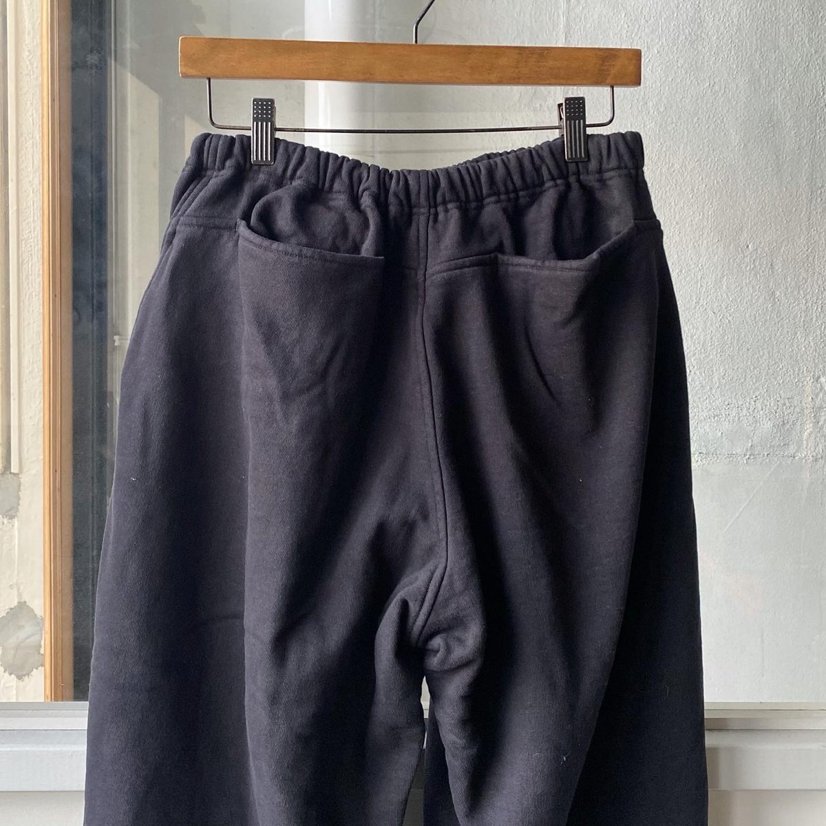 COMOLI コットン吊裏毛 パンツ | Less Higashikawa COMOLI コットン吊裏毛 パンツ | Less Higashikawa