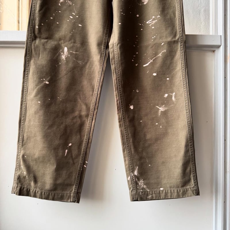 AURALEE WASHED BAGGY SATIN BLEACHED BAKER PANTS