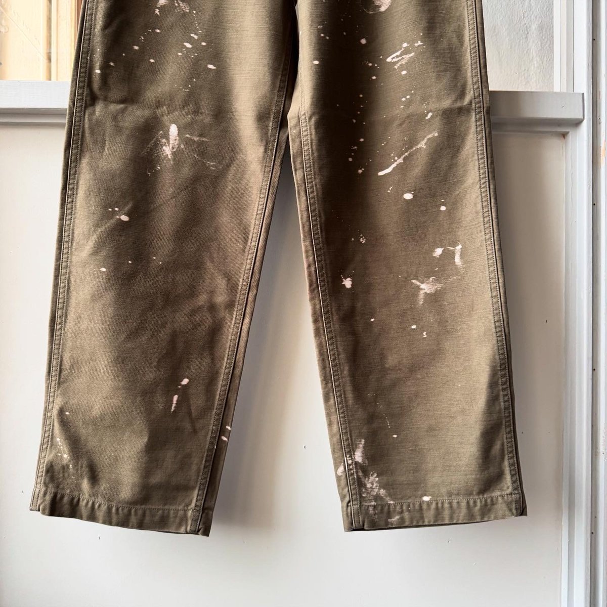 AURALEE WASHED BAGGY SATIN BLEACHED BAKER PANTS