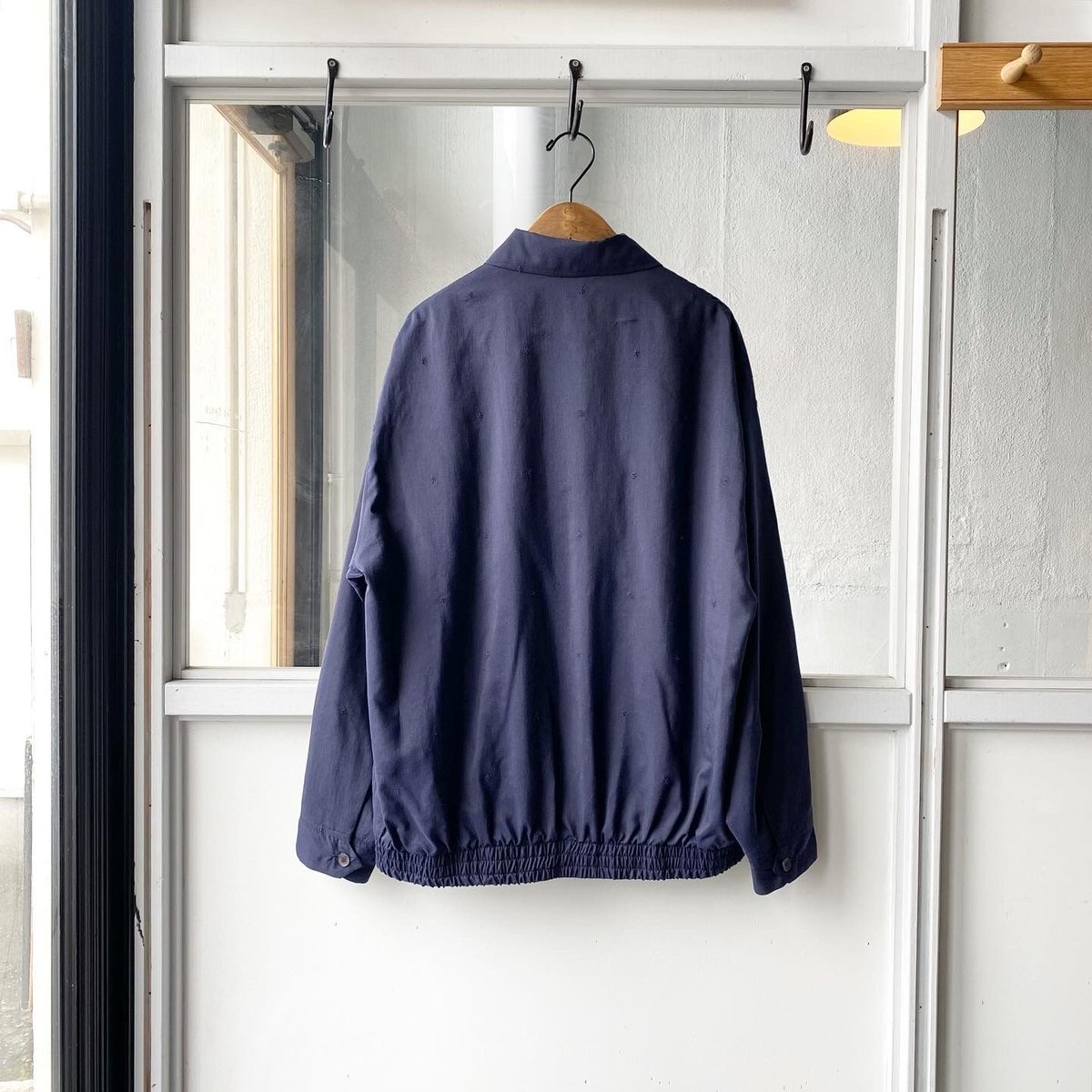 COMOLI シルク＊ステッチスイングトップ | Less Higashikawa