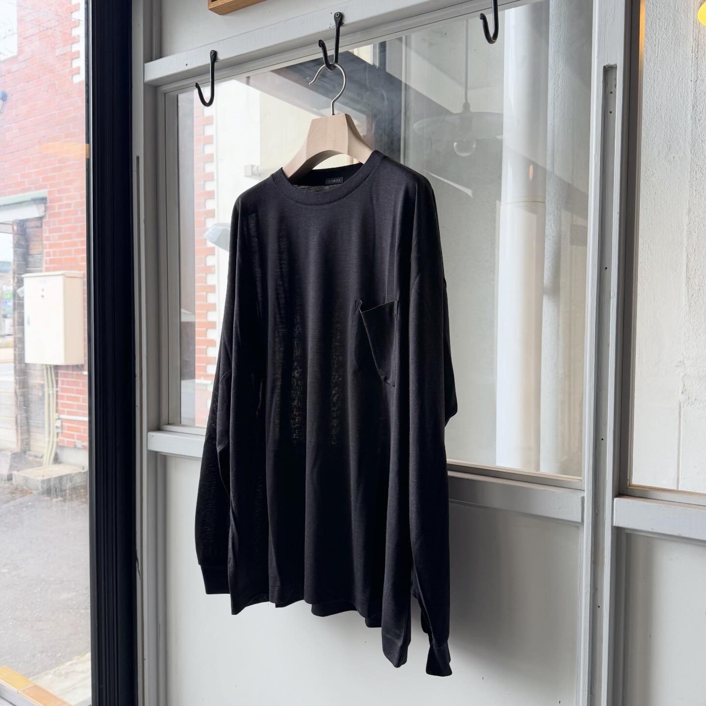 COMOLI サマーウール 長袖Tシャツ | Less Higashikawa