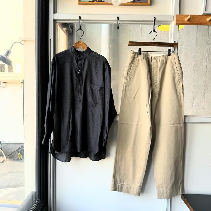 COMOLI ウールシルク プルオーバーシャツ | Less Higashikawa COMOLI ウールシルク プルオーバーシャツ | Less Higashikawa