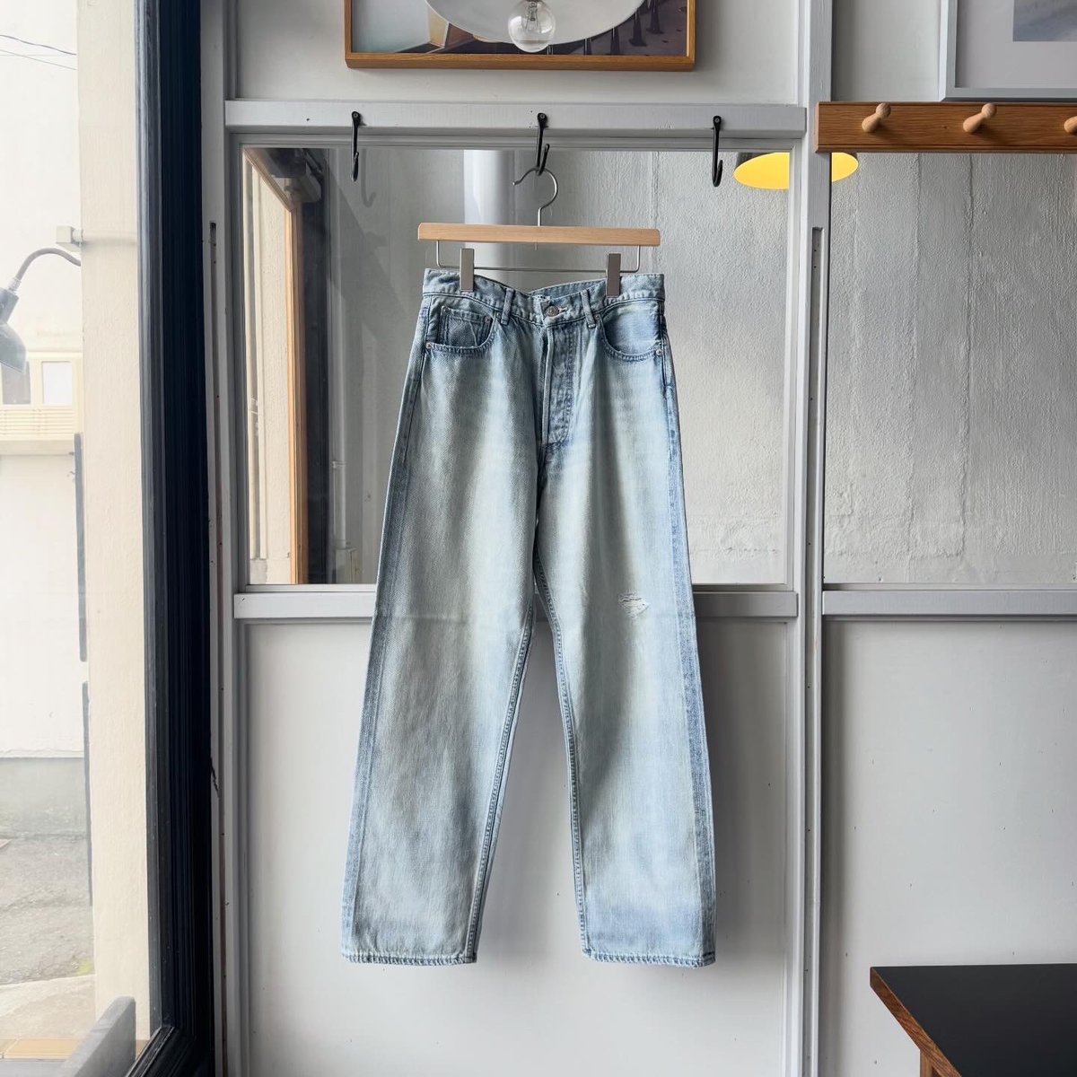 AURALEE FADED SELVEDGE LIGHT DENIM WIDE PANTS |