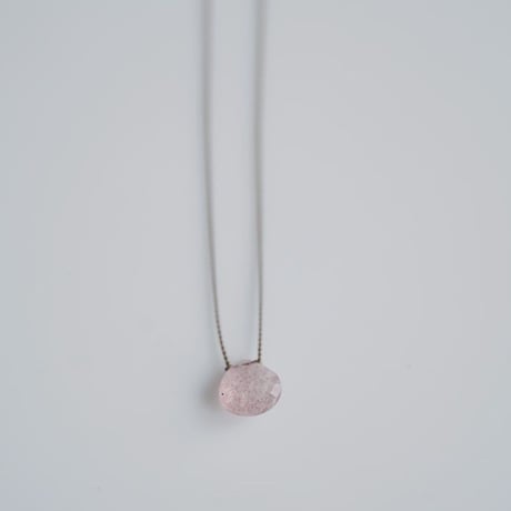 Margaret Solow 　 Faceted  Strawberry Quartz Necklace