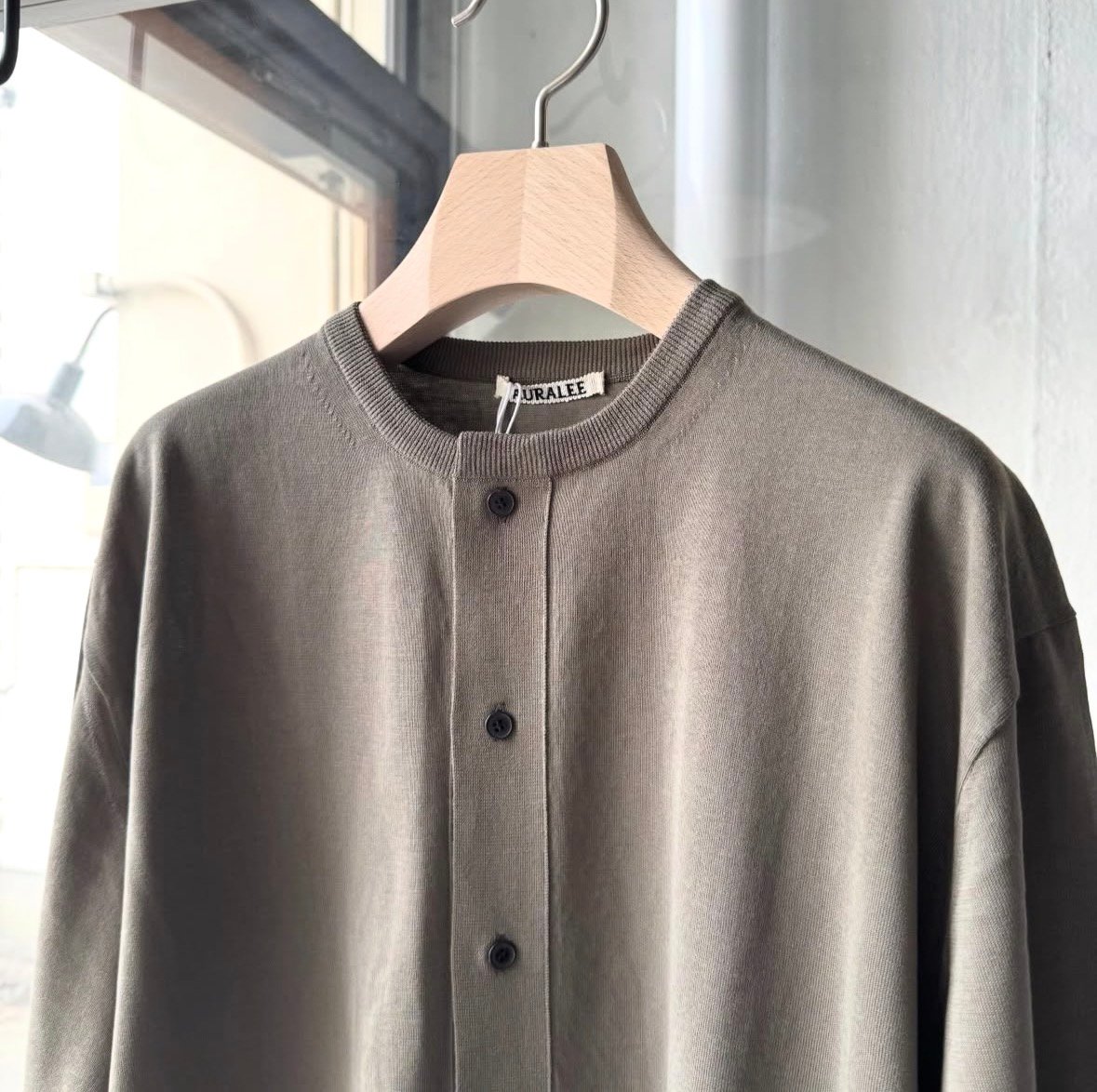 AURALEE GIZA HIGH GAUGE KNIT HALF SLEEVED CARDI
