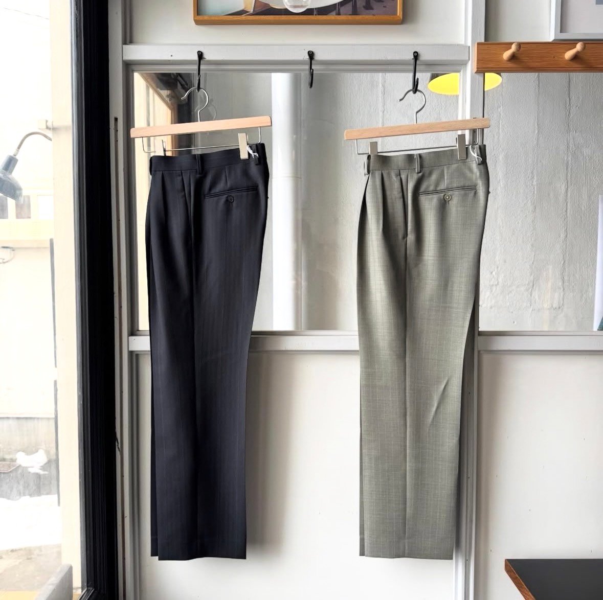 【26SS】AURALEE Bluefaced Wool Two-Tuck 4 AURALEE/オーラリー】BLUEFACED WOOL TWO-TUCK SLACKS A26SP04BAの通販