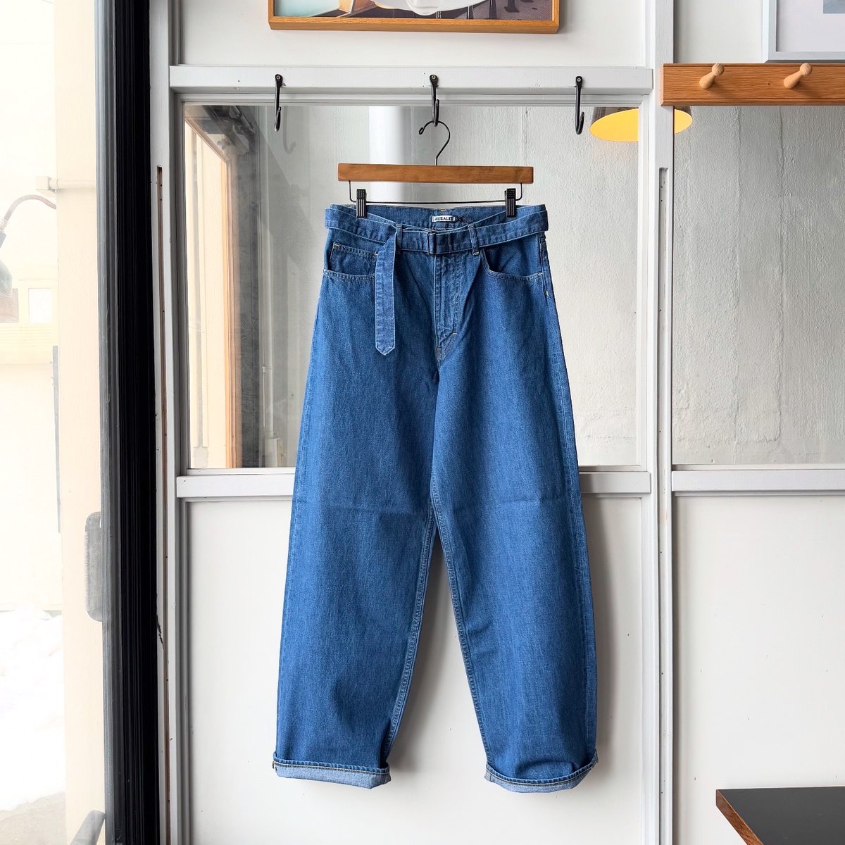 AURALEE SELVEDGE LIGHT OZ DENIM BELTED PANTS | AURALEE SELVEDGE LIGHT OZ DENIM BELTED PANTS |
