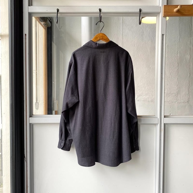 COMOLI ウールビエラ スキッパーシャツ | Less Higashikawa COMOLI ウールビエラ スキッパーシャツ | Less Higashikawa